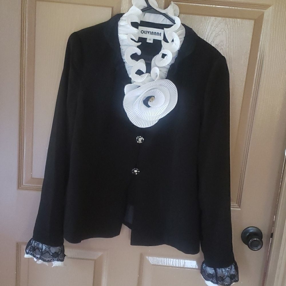 Ladies Elegant Jacket by OLIVIANNE